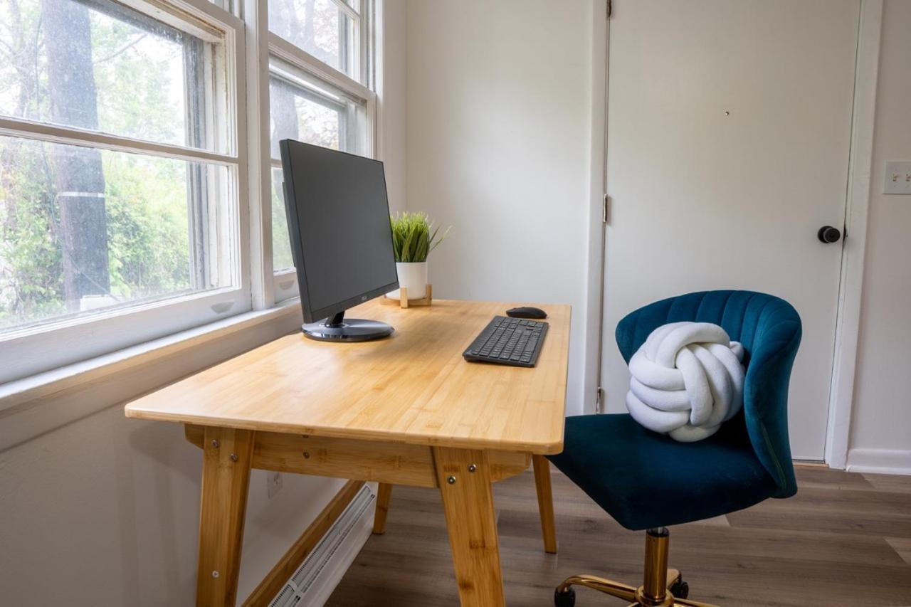 Retro Retreat Renovated 2Br, Desk, No Chore List! Kingston Buitenkant foto