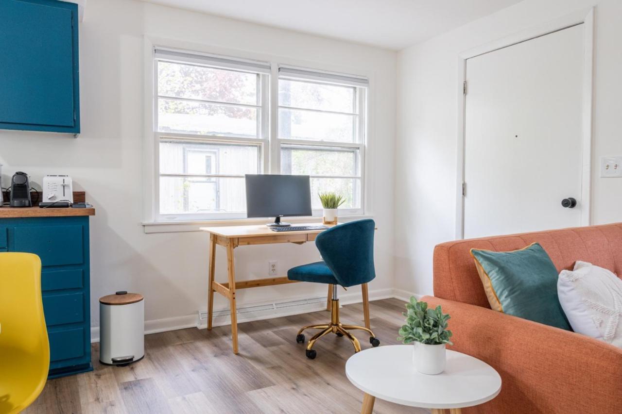 Retro Retreat Renovated 2Br, Desk, No Chore List! Kingston Buitenkant foto