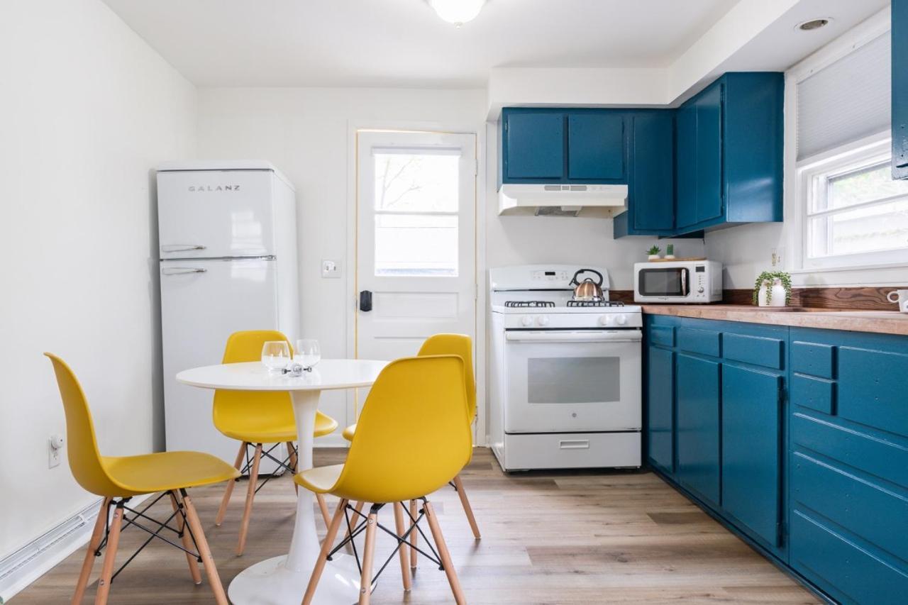 Retro Retreat Renovated 2Br, Desk, No Chore List! Kingston Buitenkant foto