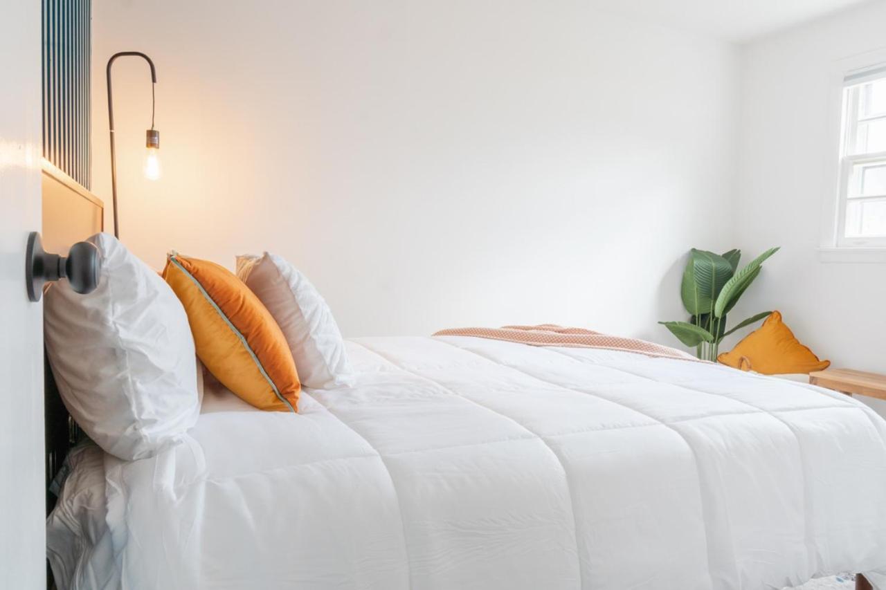 Retro Retreat Renovated 2Br, Desk, No Chore List! Kingston Buitenkant foto