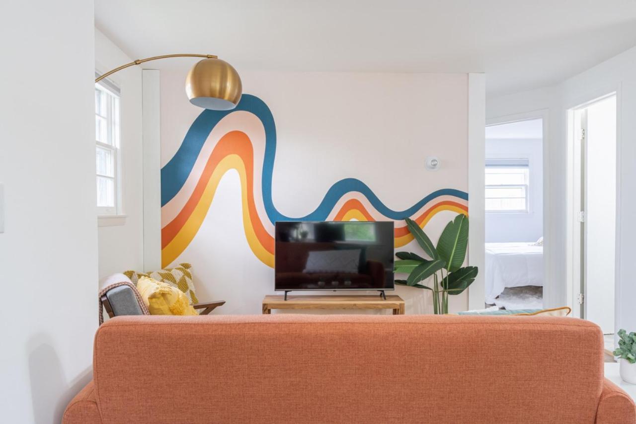 Retro Retreat Renovated 2Br, Desk, No Chore List! Kingston Buitenkant foto