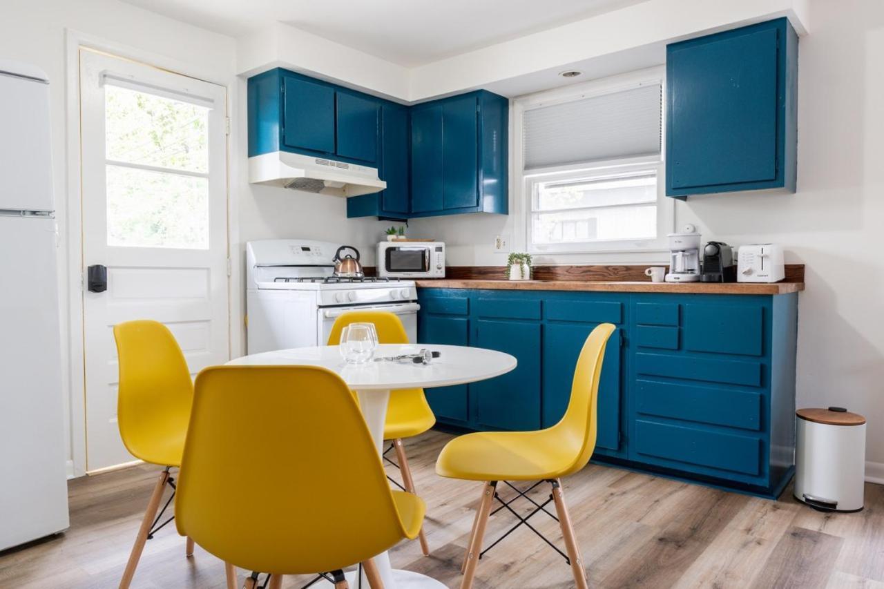 Retro Retreat Renovated 2Br, Desk, No Chore List! Kingston Buitenkant foto
